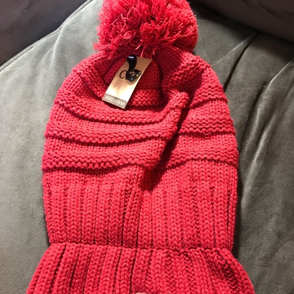 NWT C.C exclusives pom beanie hat - Picture 5 of 7